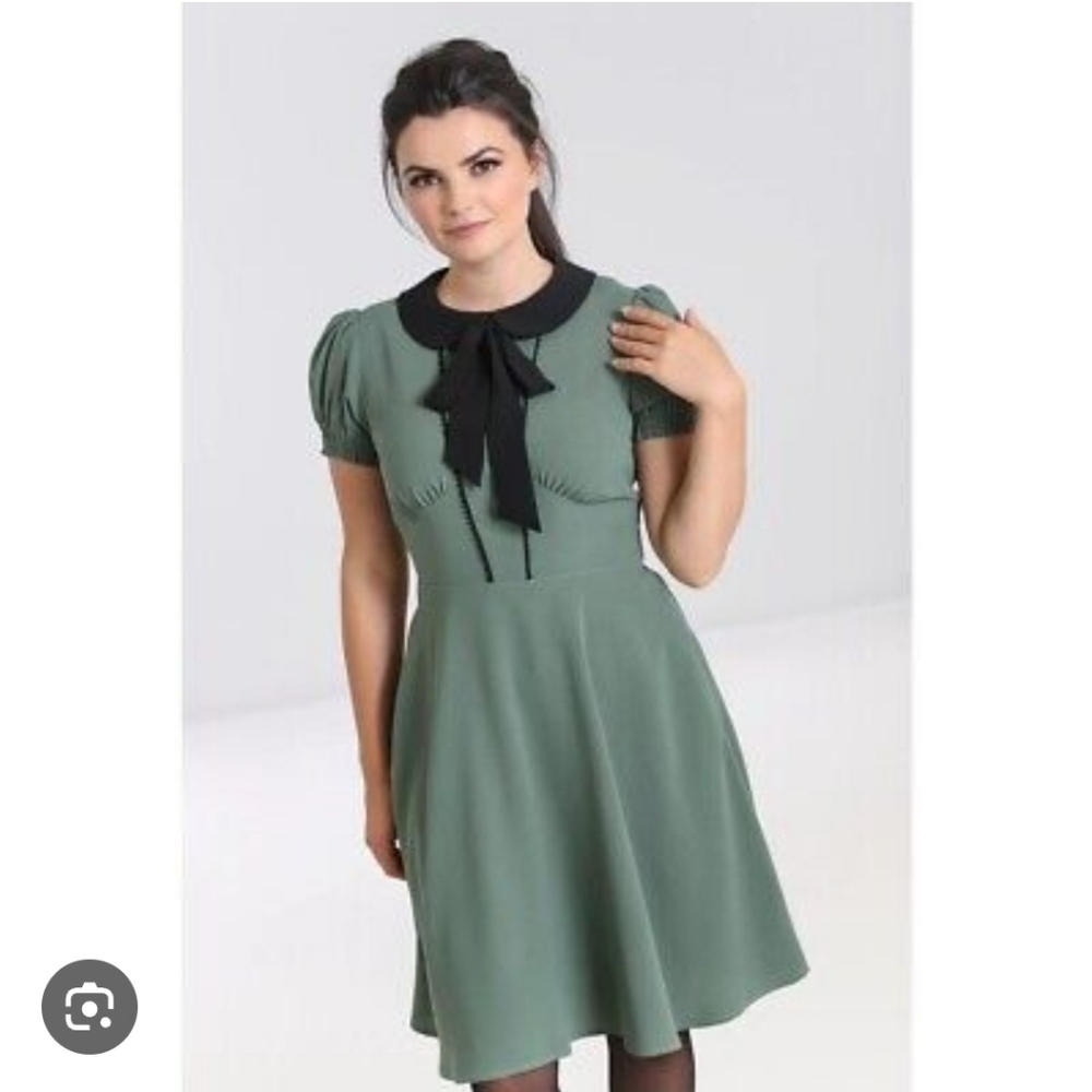 Retro Green Dress with Black Accents